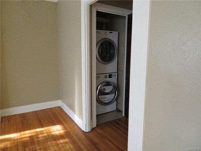 Building Photo - 125 Elmwood Ave