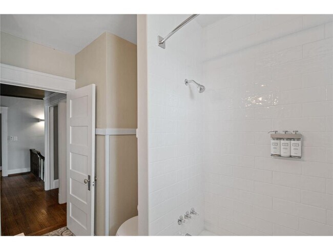 Building Photo - 2411 Blaisdell Ave