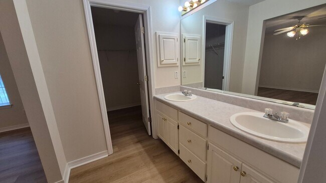 Building Photo - 7361 Chimney Pines Dr