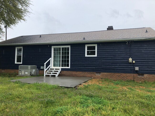 Building Photo - 204 Moritz Rd