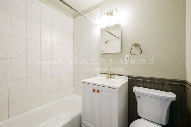 Building Photo - 7095 S Clermont Dr