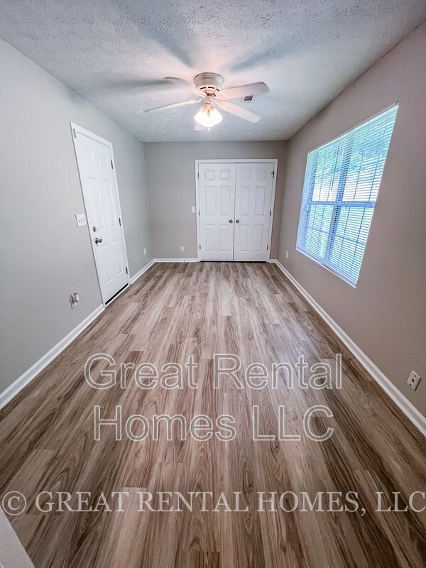 Building Photo - 26 Fairhaven Dr
