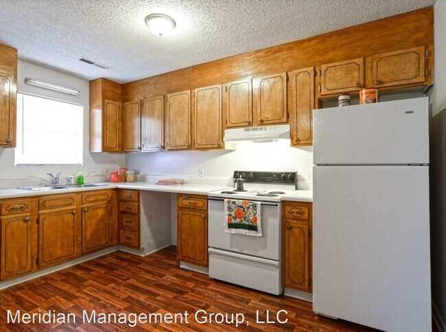 Building Photo - 2 br, 1 bath Apartment - 711 Jefferson St.