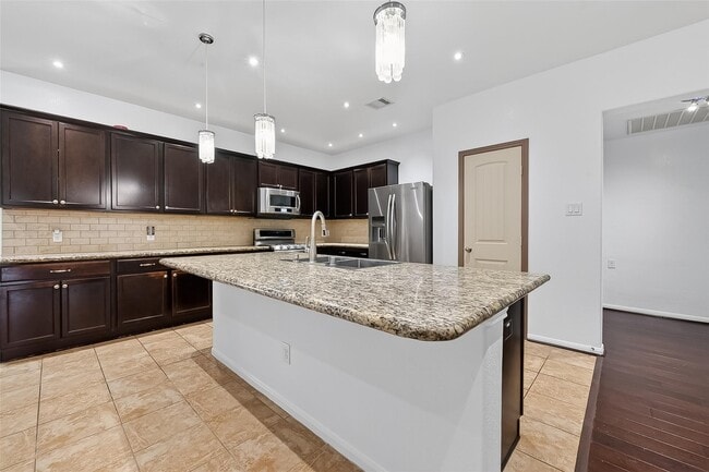 Building Photo - 9322 Limestone Ranch Ln