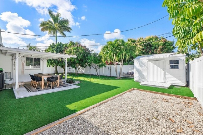 Building Photo - 101 SE 13th St