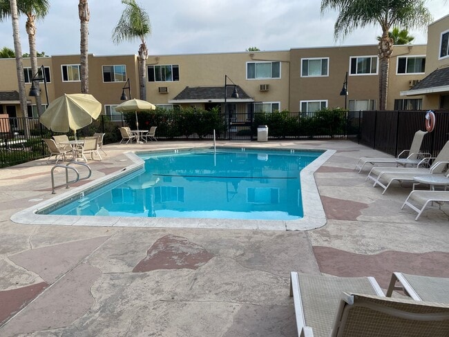 Building Photo - Madison Ballantyne 2 Bedroom Apartment