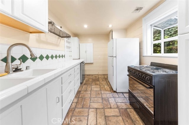 Building Photo - 4949 Strohm Ave