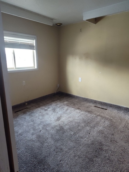 Building Photo - 3204-3216 Busch St