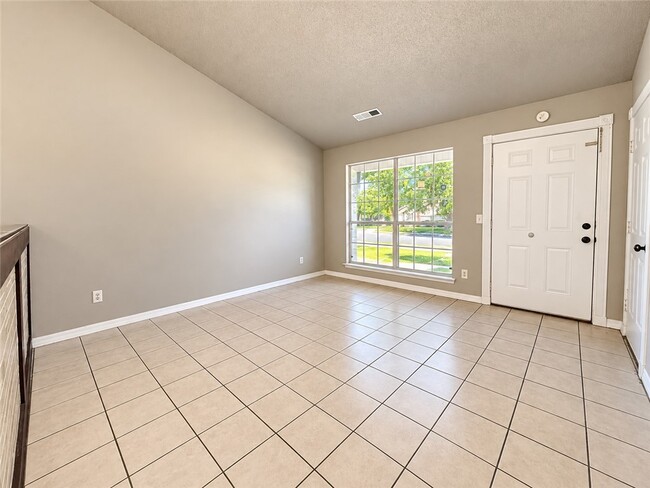 Building Photo - 2678 Brookside St