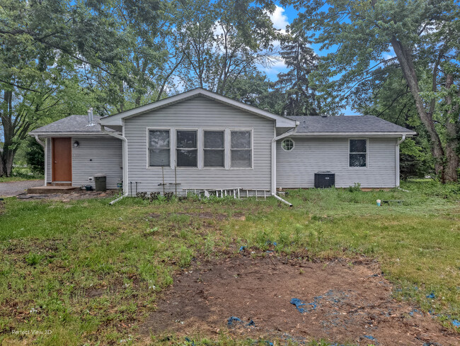 Building Photo - 2415 Lockner Blvd