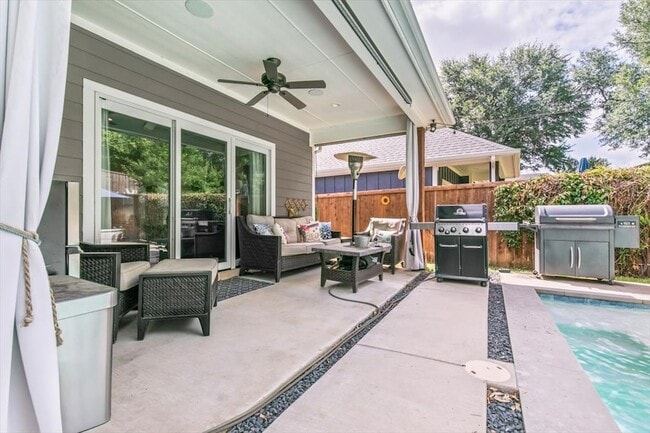 Building Photo - 809 Meadowbend Loop S