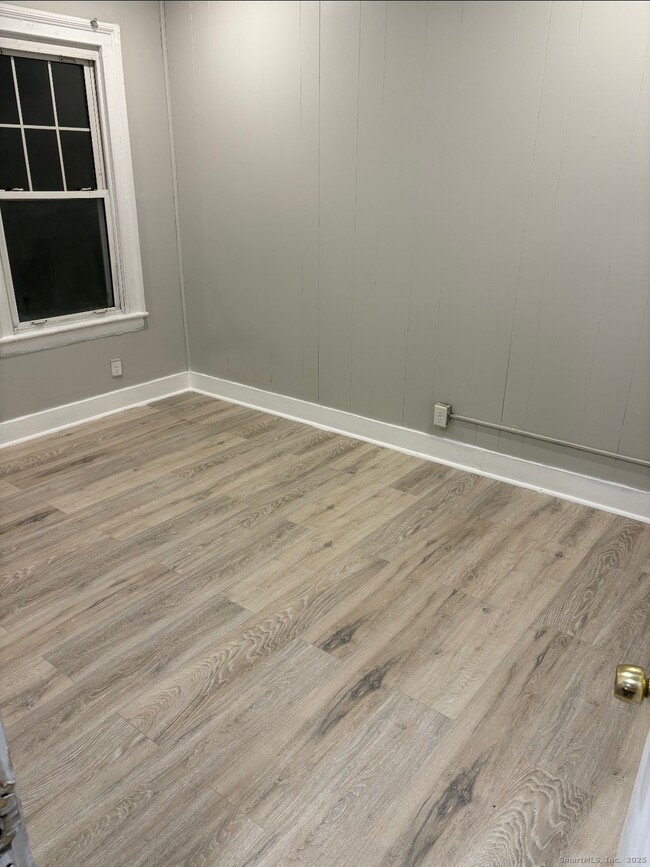 Building Photo - 190 Howard Ave