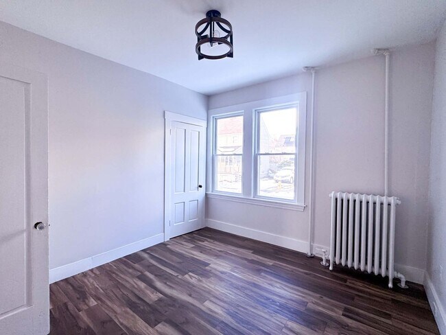 Building Photo - 39 Allen St