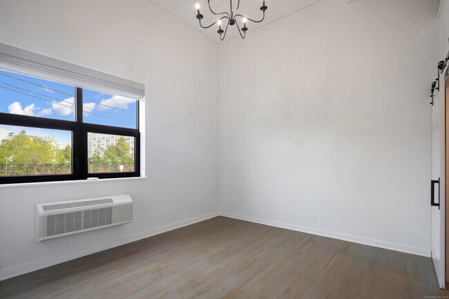 Building Photo - 149 Water St