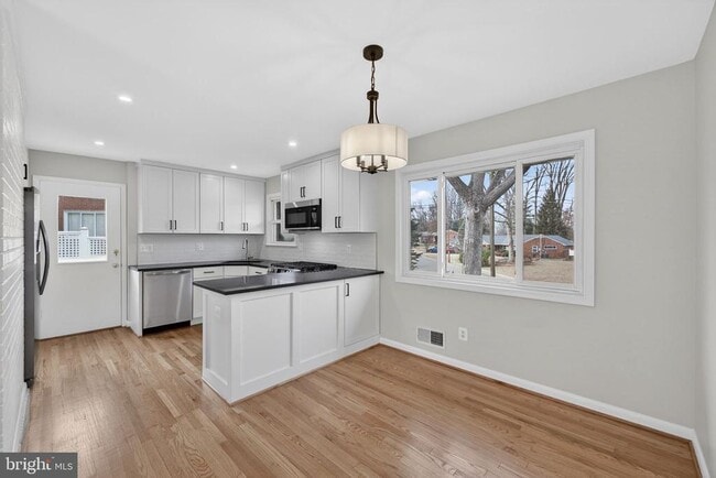 Building Photo - 7507 Murillo St