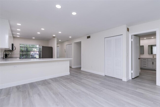 Building Photo - 21559 Cypress Hammock Dr
