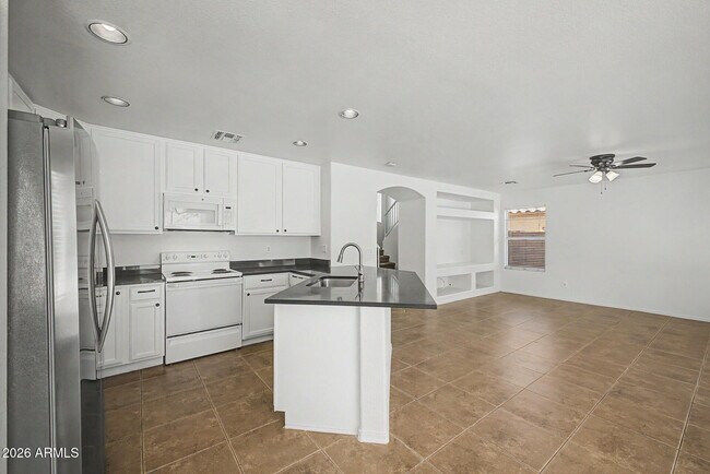 Building Photo - 15447 W Evans Dr