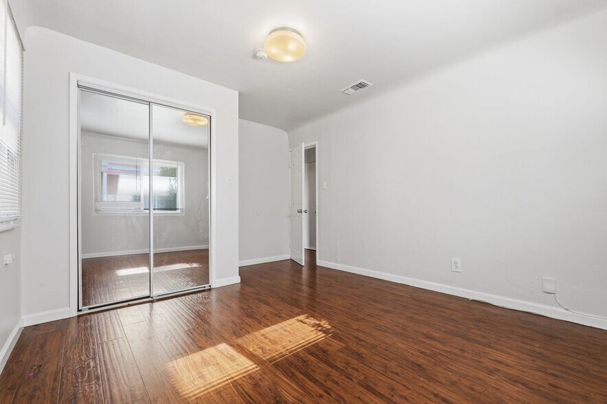 Building Photo - 8611 S 5th Ave