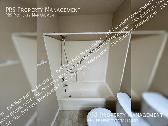 Building Photo - 551 S Lesueur-Unit 2