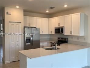Building Photo - 3 br, 2 bath House - 10012 SW 228th Ter