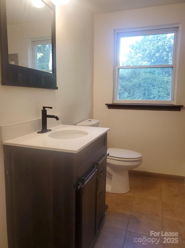 Building Photo - 3405 Erinbrook Ln