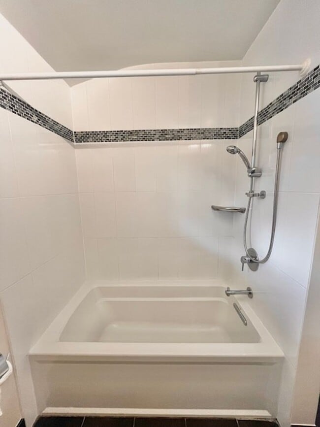 Building Photo - 8308 Whitman Dr