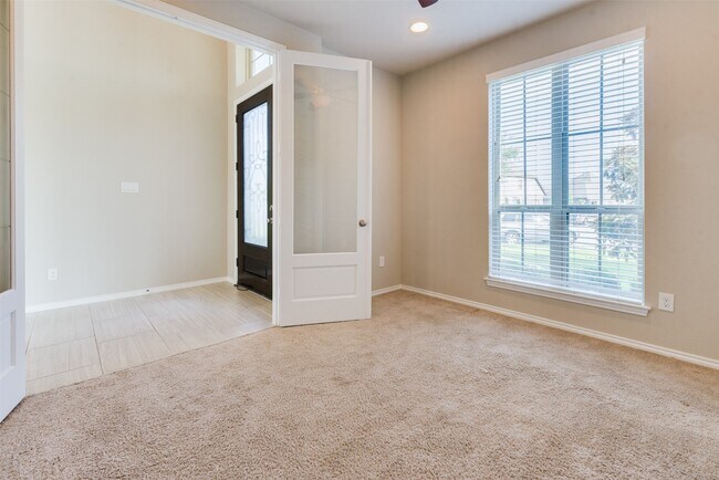 Building Photo - 1330 Watercrest Park Ln