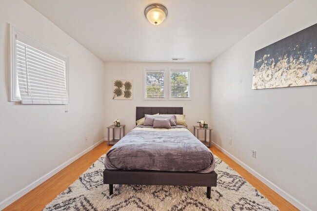 Building Photo - 1406 9th St