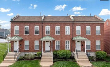 Building Photo - Lovely 2 Bedroom / 2 Bath for Rent