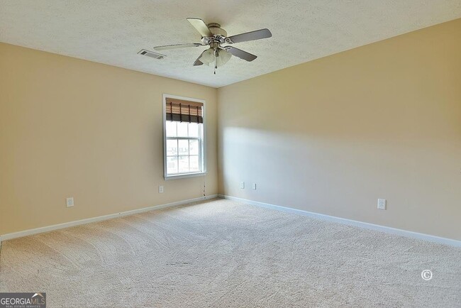 Building Photo - 7915 Green Glen Dr