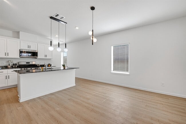 Building Photo - 407 Robin Ct