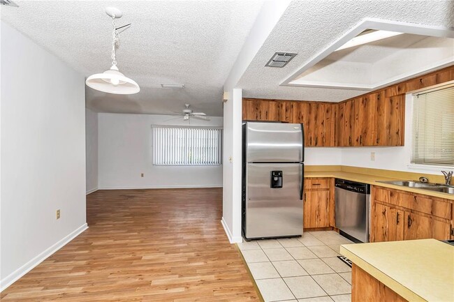 Building Photo - 10060 SW 93rd Ave