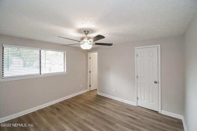 Building Photo - 9904 Moss Side Ln