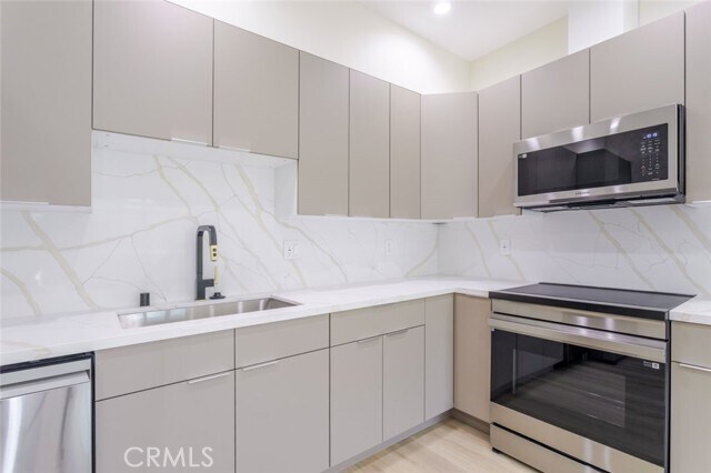 Building Photo - 11112 Emelita St