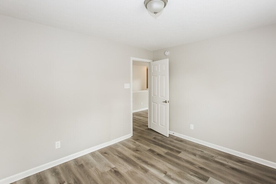 Building Photo - 6464 Matlea Ct
