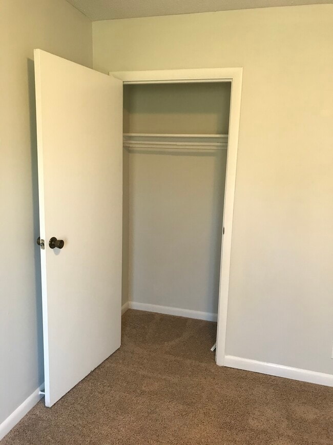 Bedroom 2 closet - 723 Mercer Dr