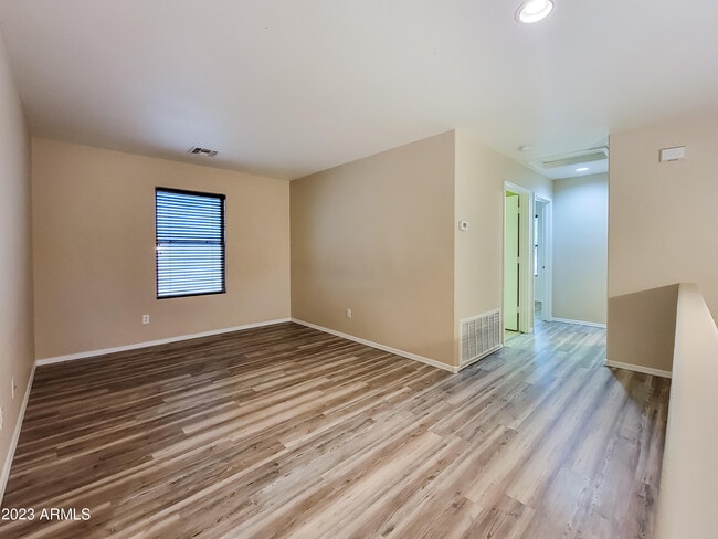 Building Photo - 18513 W Mariposa Dr