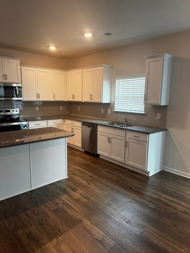 Building Photo - 434 Carolina Hemlock Dr