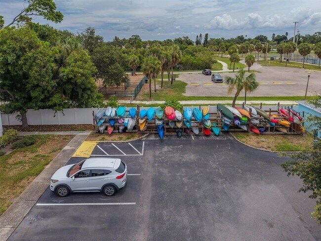 Building Photo - 222 Pompano Dr SE