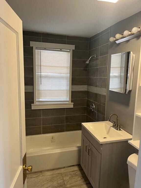 Building Photo - 252 Gallivan Blvd