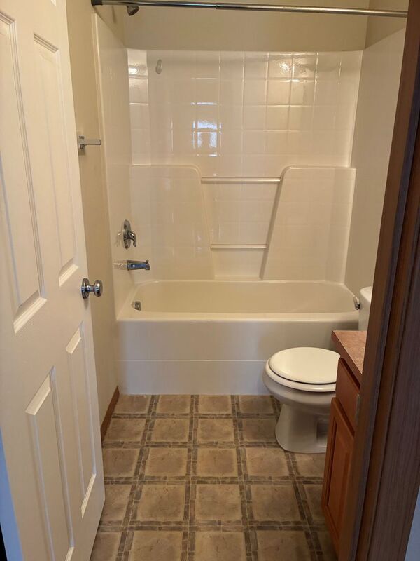 Building Photo - 292 Klinger St