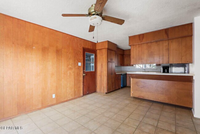 Building Photo - 3313 Cork Dr