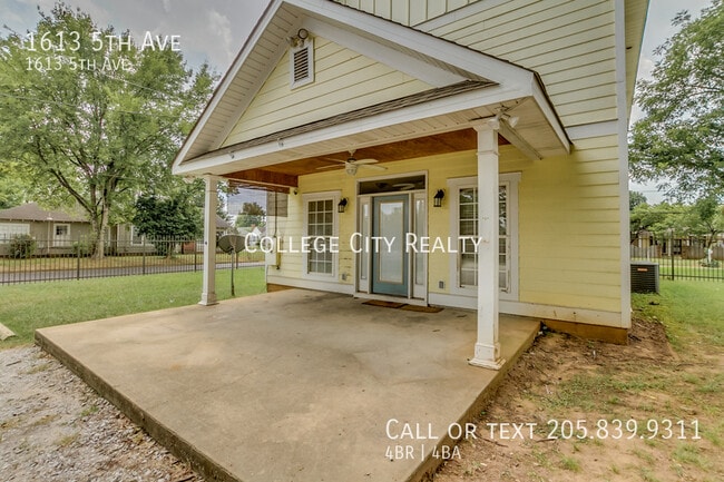 Building Photo - 1613 5th Ave