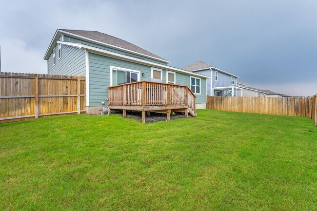Building Photo - SPACIOUS 4-BEDROOM HOME IN BELLA ROSA