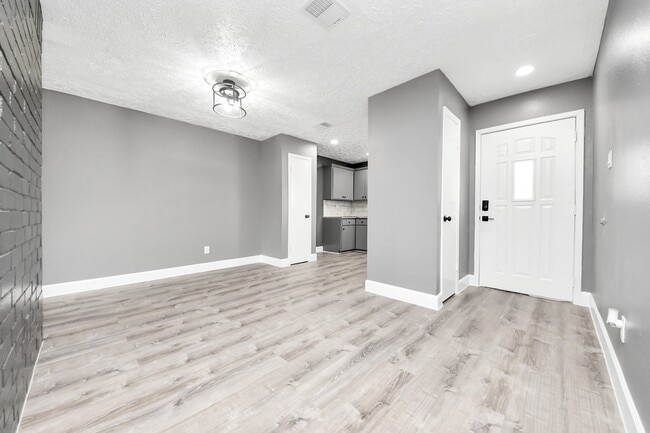 Building Photo - 5444 Ridge Wind Ln