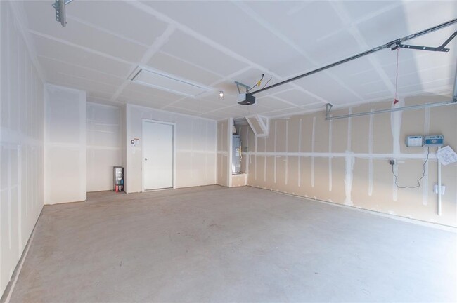 Building Photo - 6104 Brampton Ln