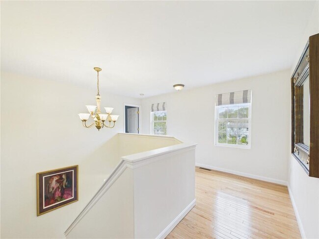 Building Photo - 23 Beechwood Hollow