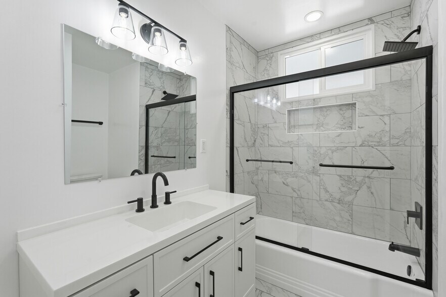 Building Photo - 23723 Aetna St