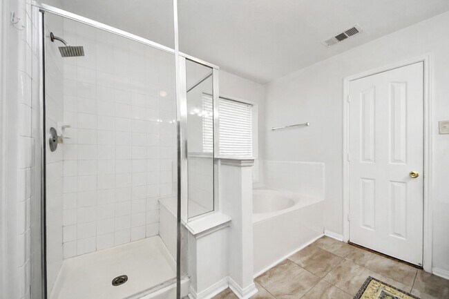 Building Photo - 18318 Farriswood Ct