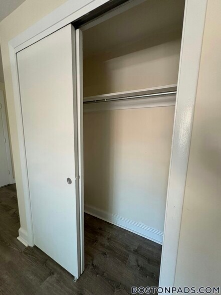 Building Photo - 9 Chester St